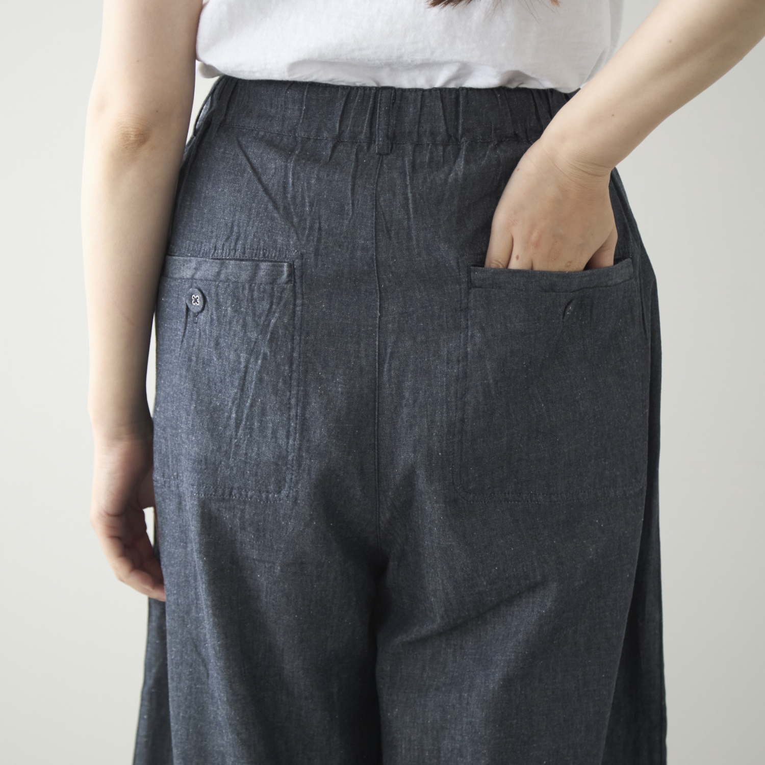 TUTIE./コットンリネンデニムタックパンツ